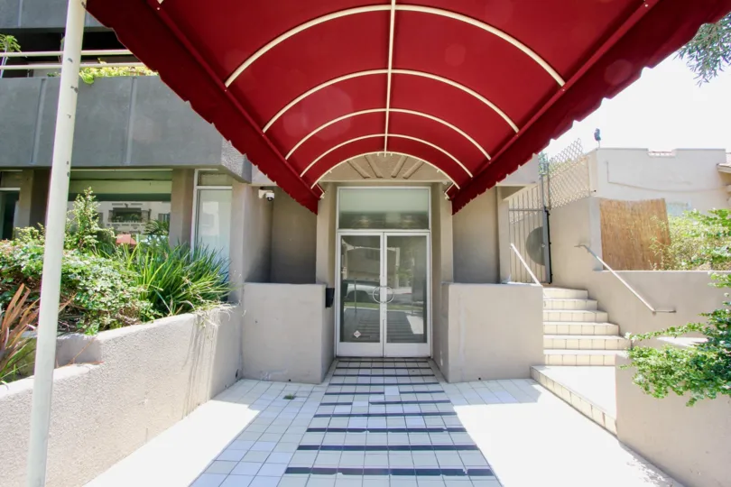 A lovely view of the front entrance of the Maplewood Regency.