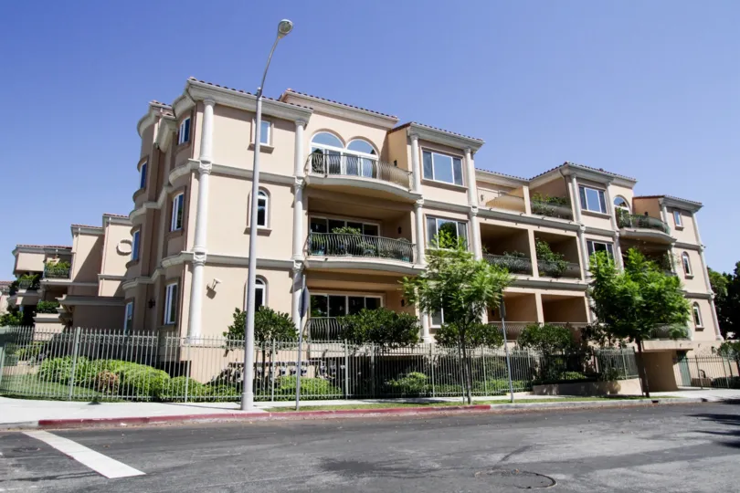 The balconies on the Hancock Park Wilshire