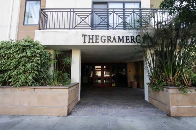 The lettering above The Gramercy in Hancock Park