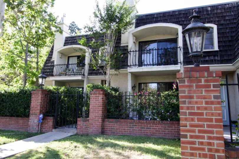 The Wilshire Country Manor building in Hancock Park