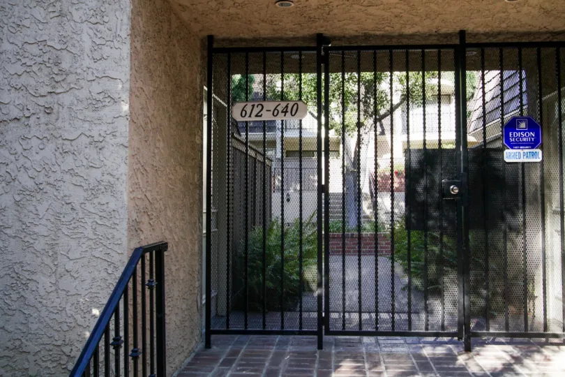 The entrance into the Wilshire Counry Manor