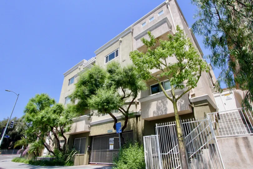 A sunny day in the wilton plaza with amazing front view with 2 floor house