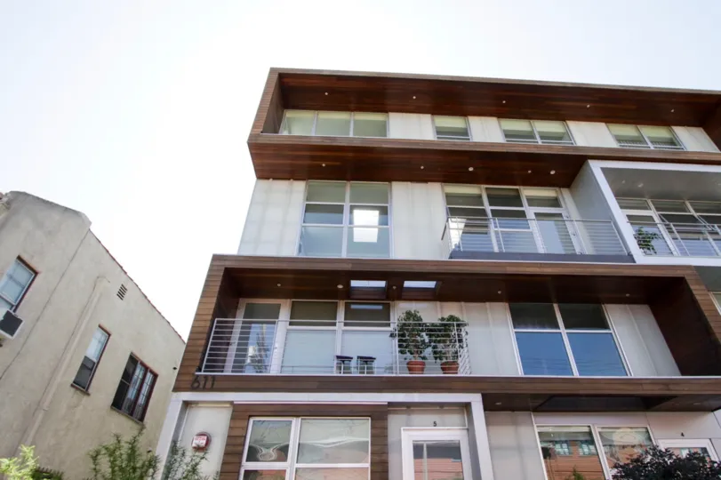 611 N Bronson is a mid rise building in Hollywood