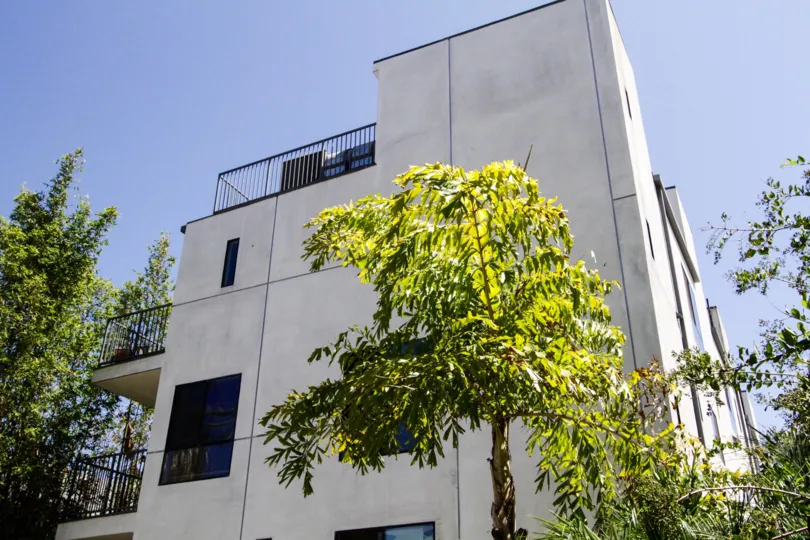 7124 Hollywood is a beautiful newer building in Hollywood California