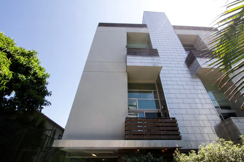 Hollywood Lofts is a multistory building in Hollywood California