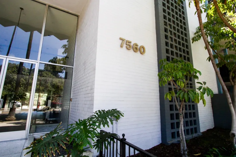 Gold address numbers near the entrance to Sierra Terrace
