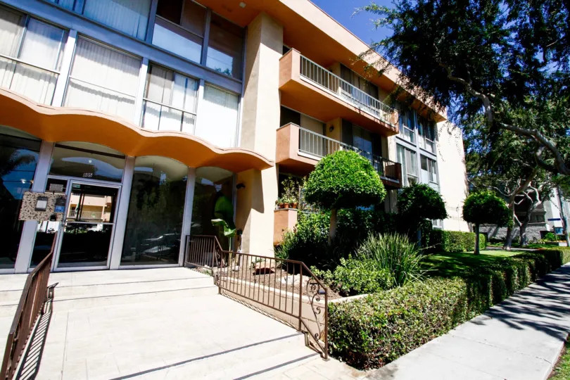 The entryway to Continental 805