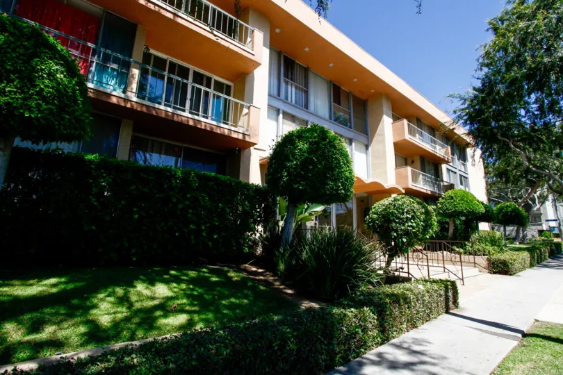 The sidewalk view at 805 Continental in Inglewood
