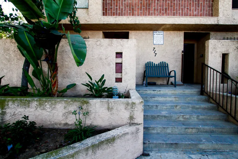 The stairs up to Flower Street