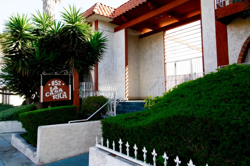 The entryway into La Casa Rica in Inglewood