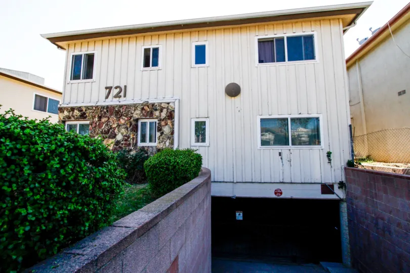 The parking for Larchmont Manor in Inglewood