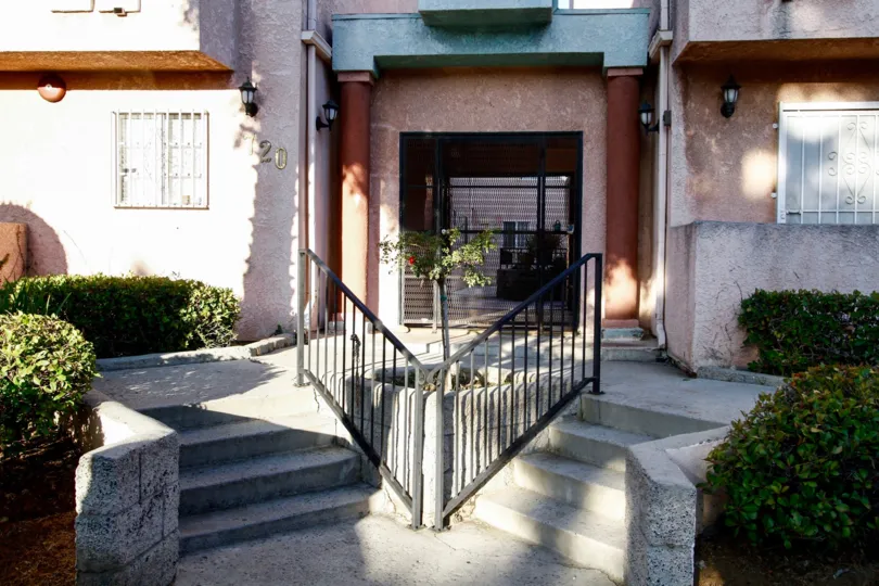 The entrance into North Court at Inglewood
