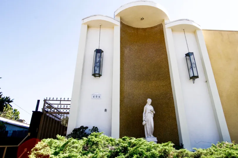The view of the entryway into the Regency West