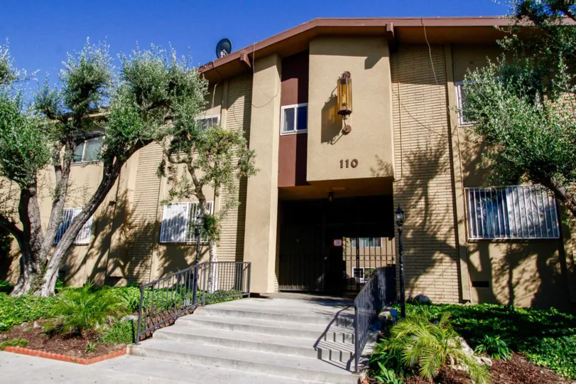The entrance into The Hillcrest in Inglewood