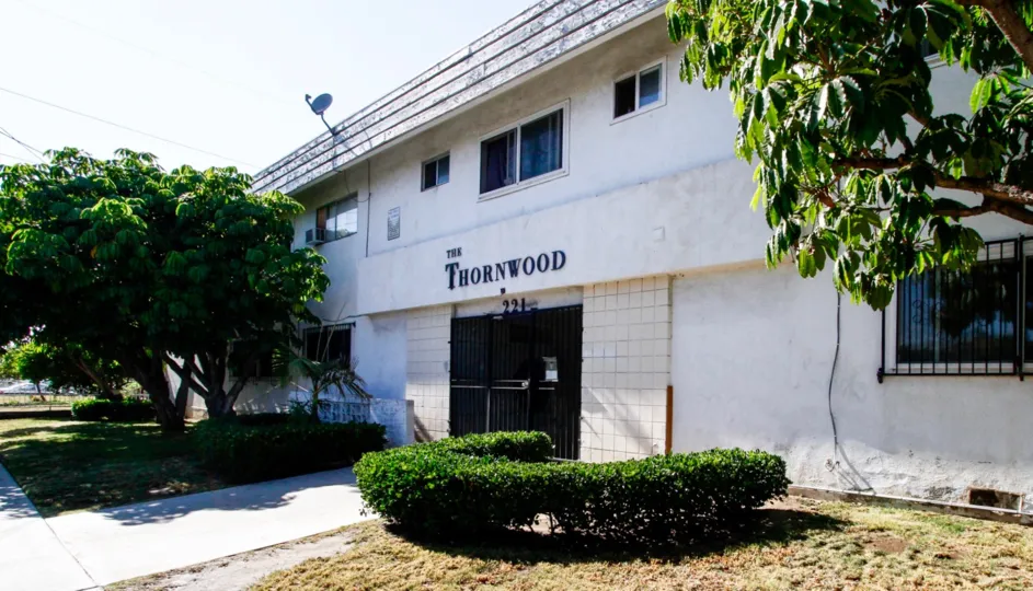The entrance into The Thornwood in Inglewood