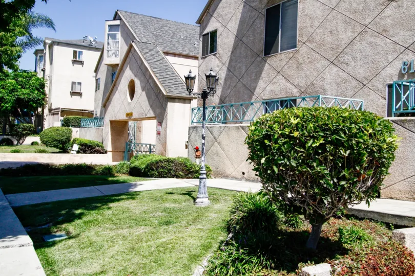 The Venice Way Condos building