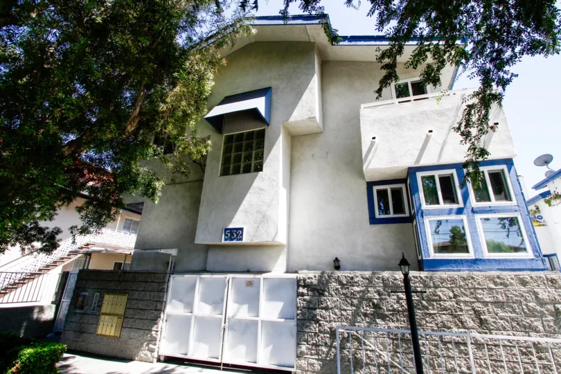 The Venice Way Townhomes building in Inglewood
