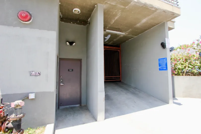 A sunny day at 815 Harvard in Koreatown, California