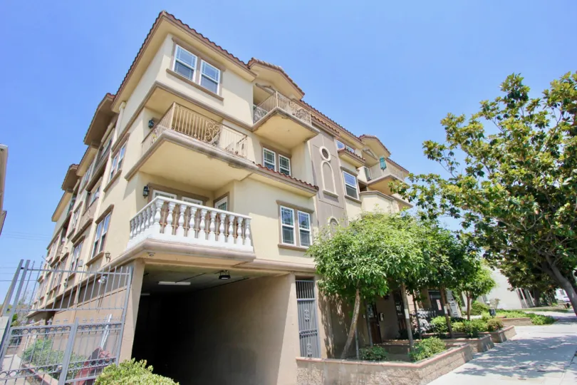 Amazing 3 floor building of Arena Cove Villas with its street view, Koreatown, California