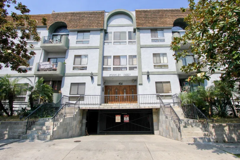 F`ront view of Kingsley Crest, Korea town, California