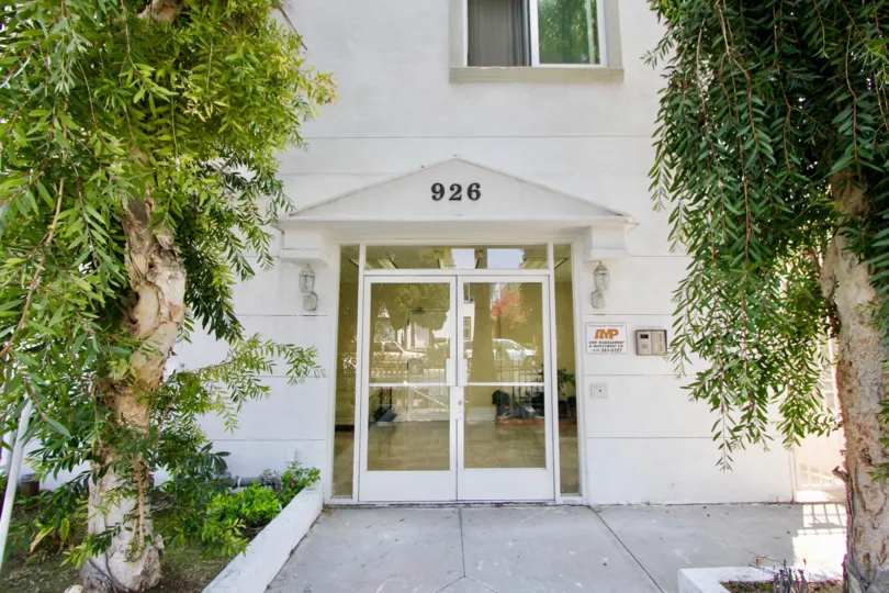 A white building in Manhattan Villa community of Koreatown, California