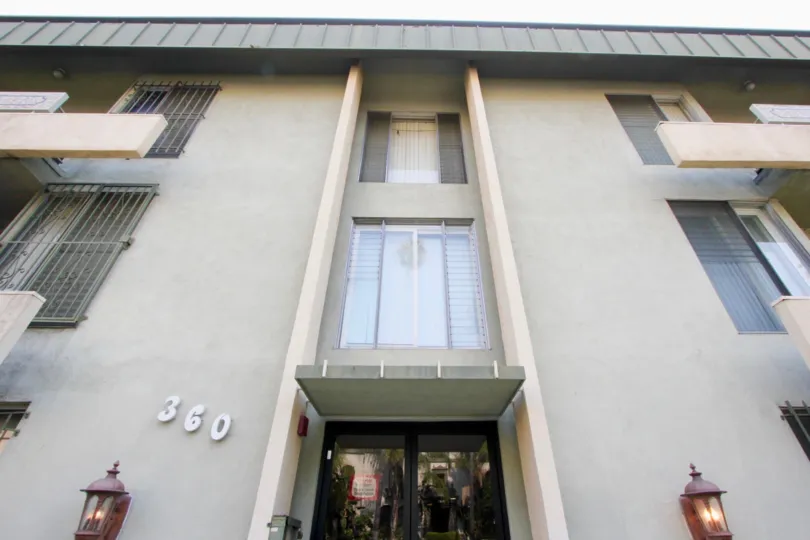 olive green walls of 360 Montclair Kenmore Apartment, Koreatown, California