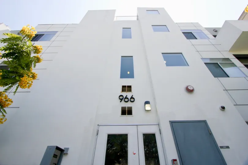 Close view of 966 regency Villa Apartment walls, Koreatown, California