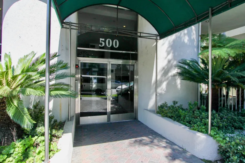 Lush greenery in front of the Wellington Grande in Korea Town, California