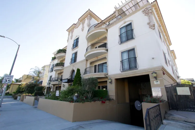 Wilshire Park Villa is a beautiful and detailed condo building in Koreatown