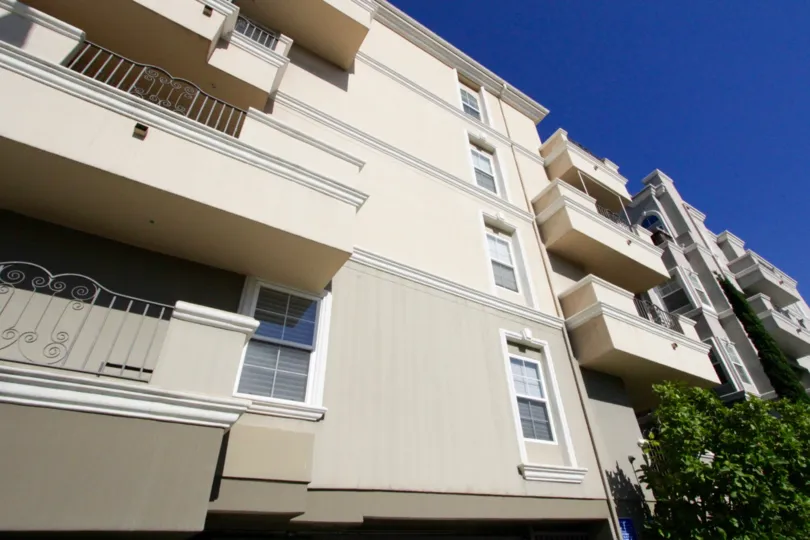 The exterior of Wilton Terrace is made of stucco with modelings defining each level of the building