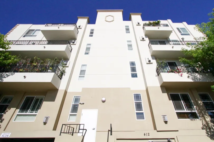 Wilton Villas is a midrise condo building in Koreatown