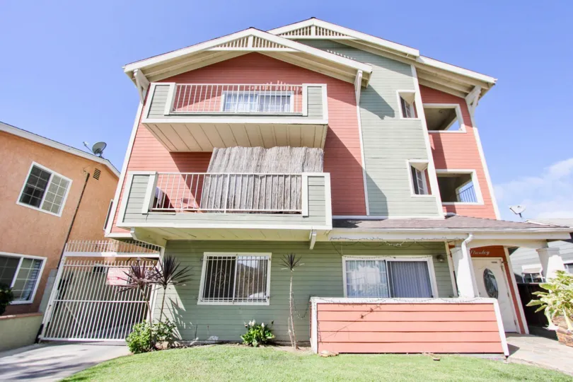 The patio for the bottom floor unit at 1063 Stanley Ave