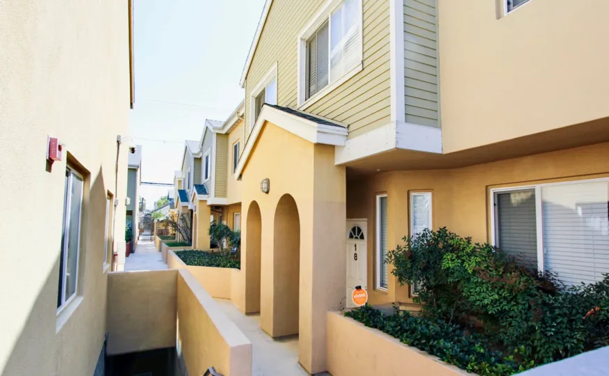 The unit entrance into 1500 Pine Ave in Long Beach, California
