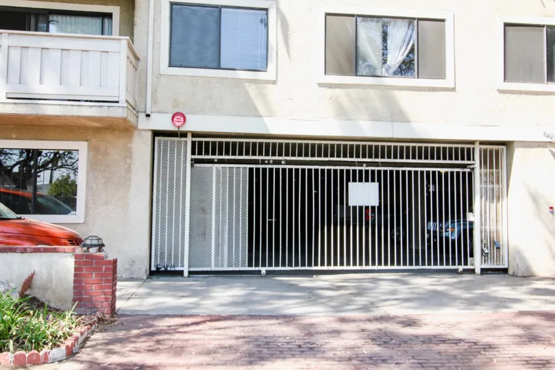 The parking for 1723 Cedar Ave