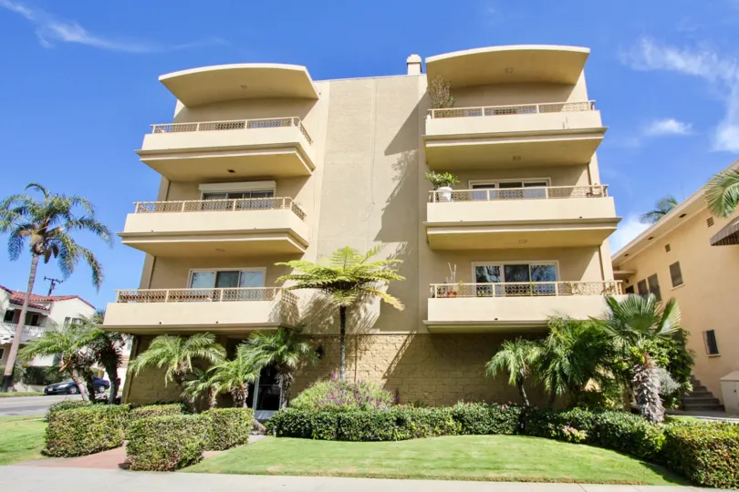 The view of 3401 E 1st St in Long Beach, California