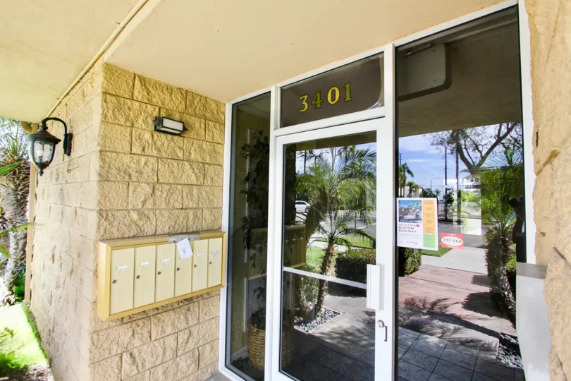 The entrance into 3401 E 1st St