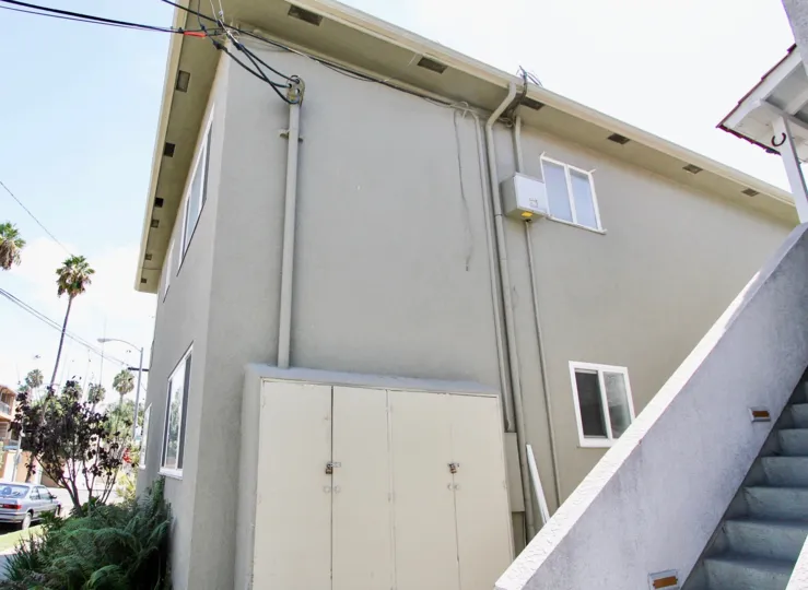 The utilities box in the rear of 39 Tremino Ave in Long Beach, California