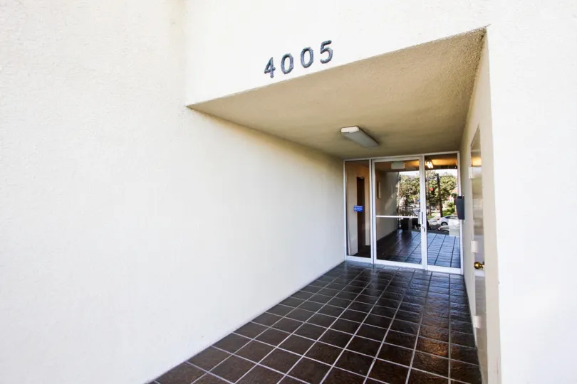 The address above the entrance into 4005 Virginia Rd