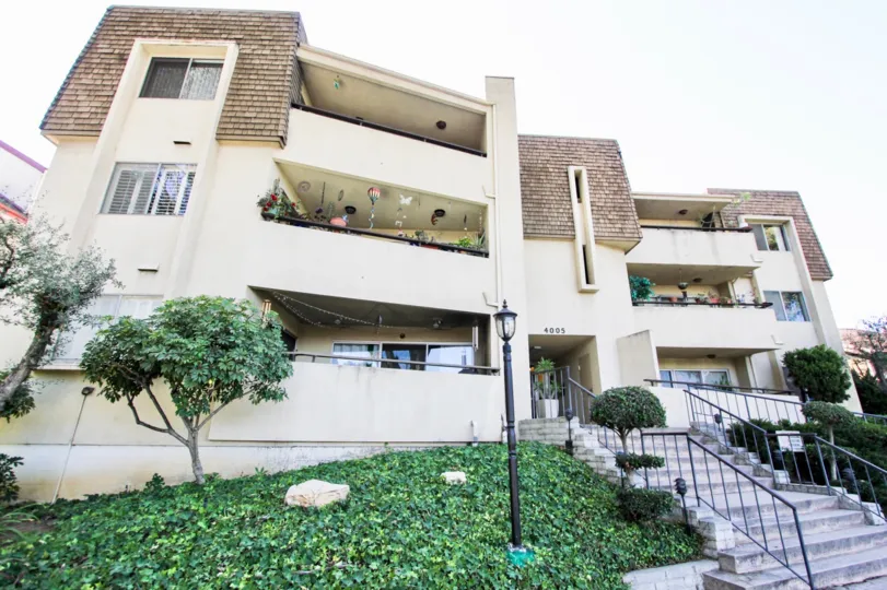 The balconies at 4005 Virginia Rd in Long Beach, California