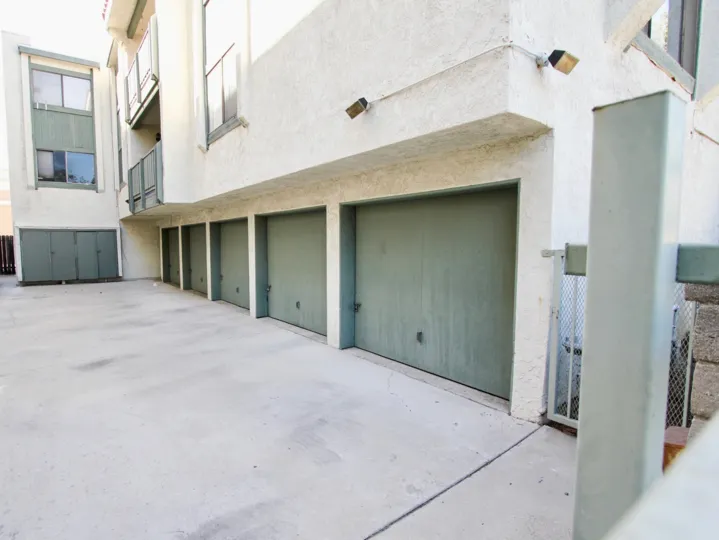 The garages at 4515 California Ave in Long Beach, California