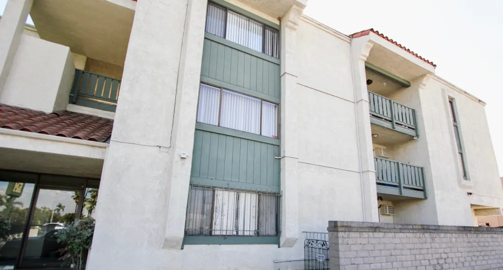 The structure of the building at 4515 California Ave