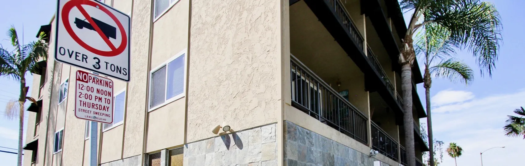 The security lights on the side of the building at 5898 E Naples Plaza
