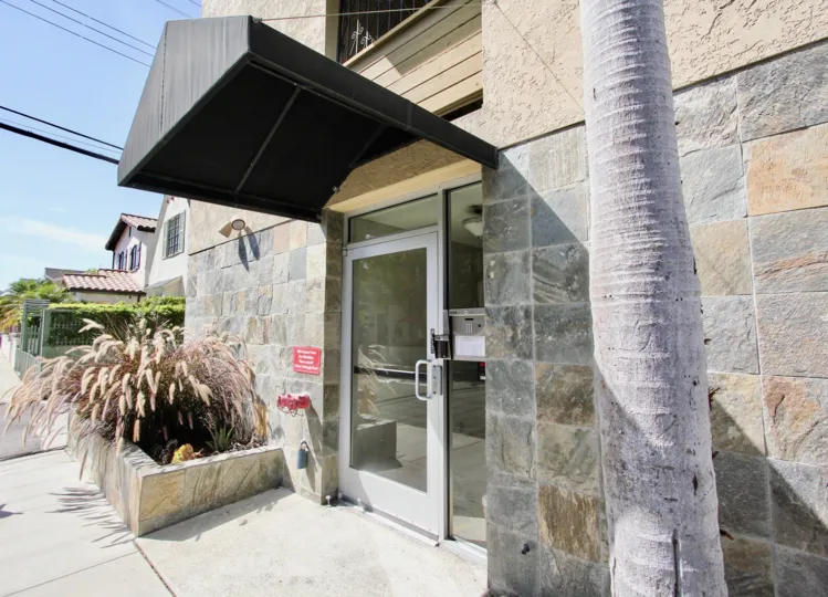 The entrance into 5898 E Naples Plaza