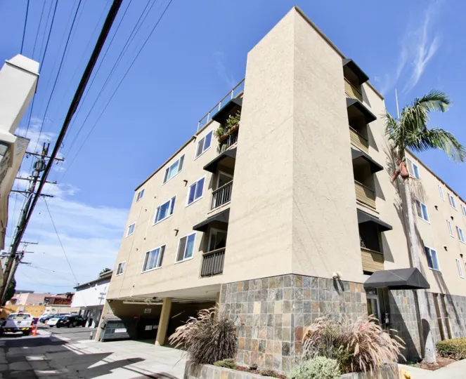 The view of the building at 5898 E Naples Plaza