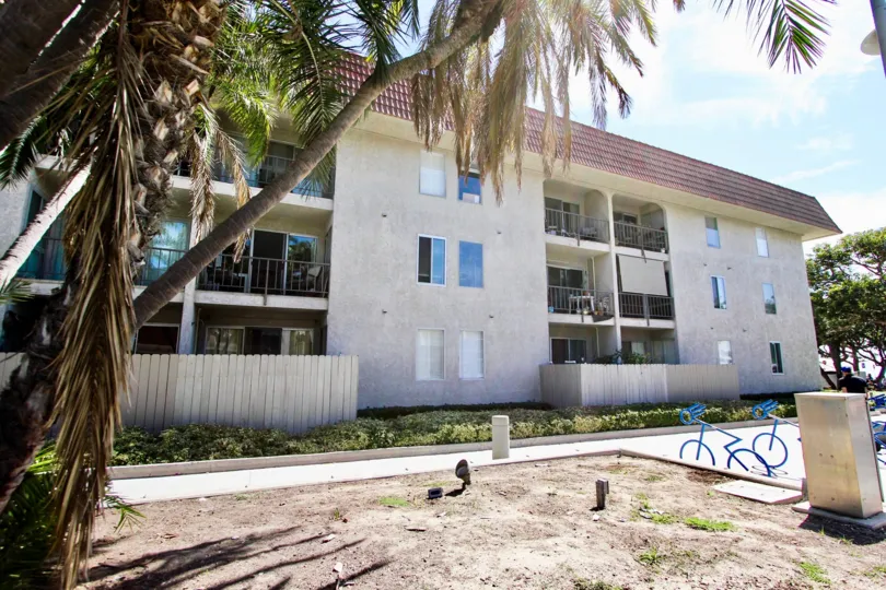 The landscaping around Belmont Shore Condominiums