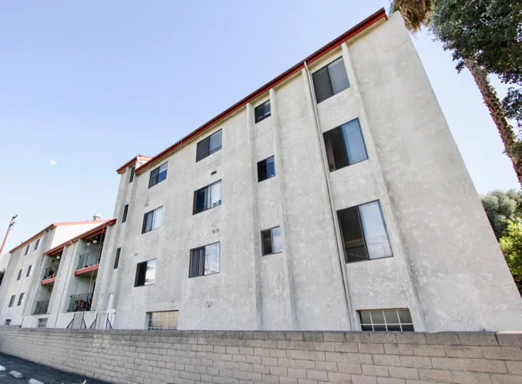 The windows in the Bixby Elm Condominiums building