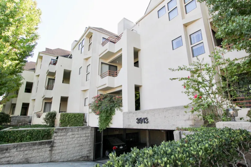 The view of Bixby Knolls Terrace in Long Beach, California