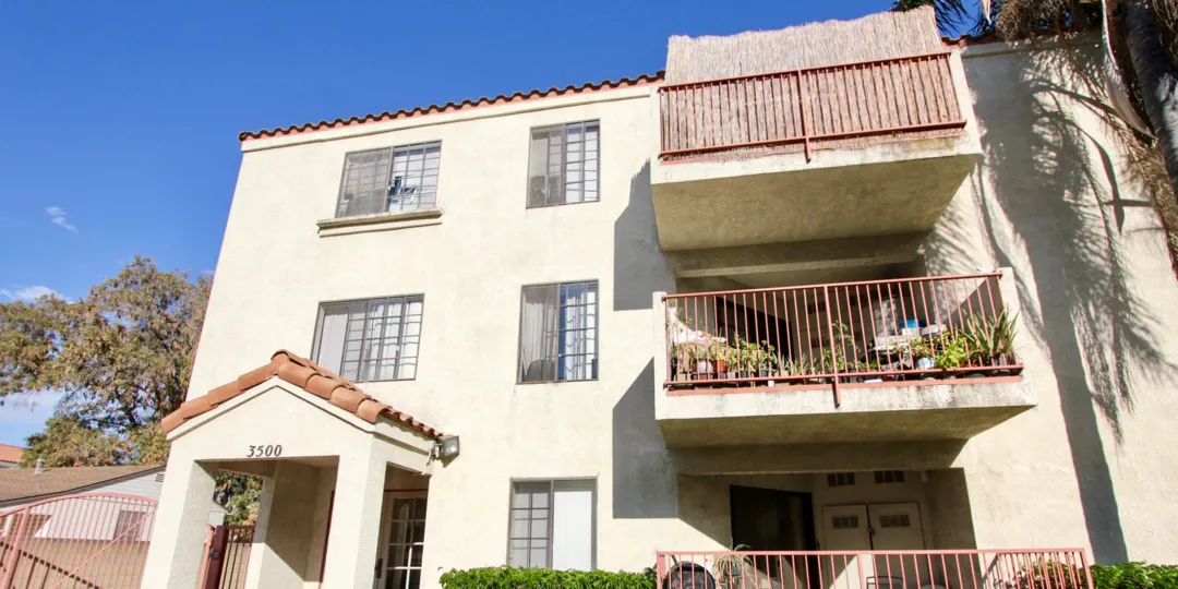 The balconies at Bixby Linden