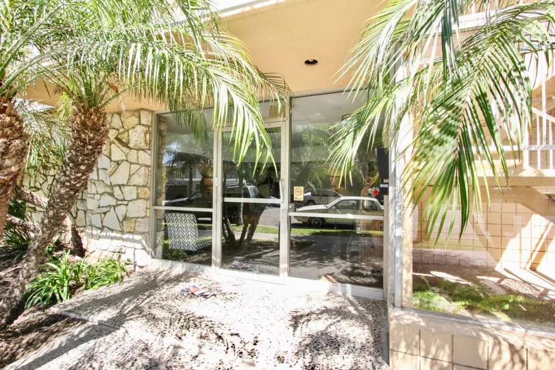 The entrance into Bixby Royal