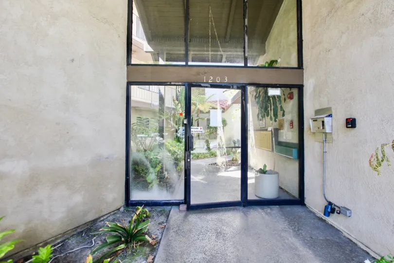 The entrance into Casa Maria in Long Beach, California